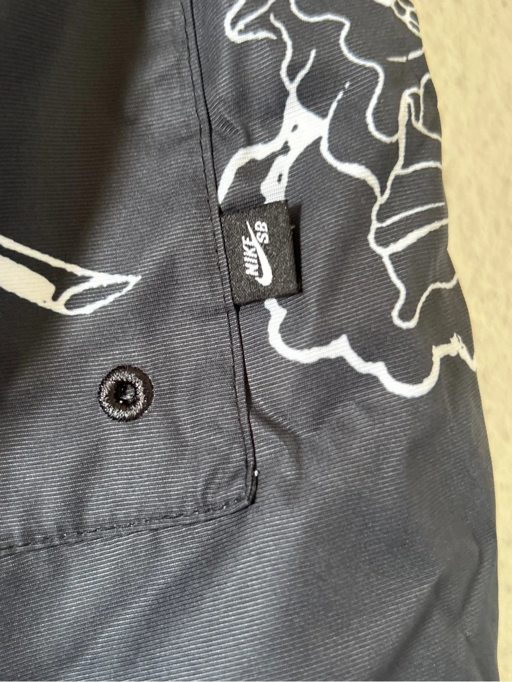 Nike SB Floral Print swim Board shorts trunk men small black Yellow Accents